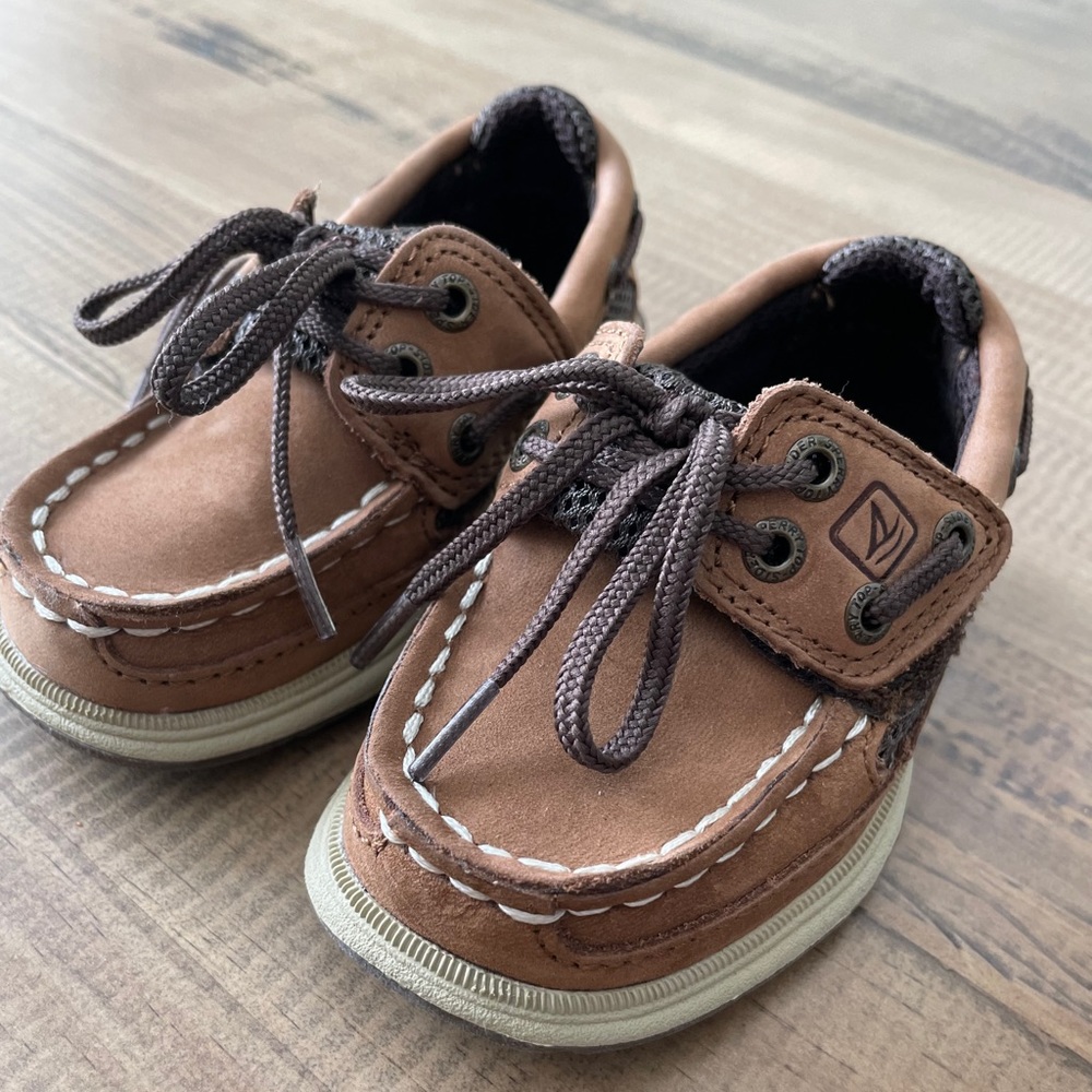 (LIKE NEW) Toddler Landyard Boat Sperry’s